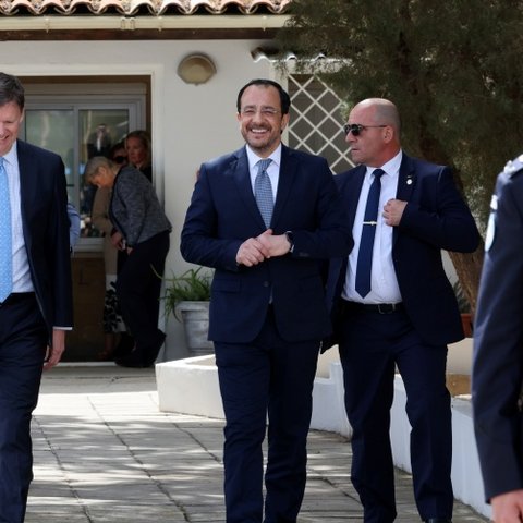 Άλλοι βλέπουν θετικά και άλλοι αρνητικά τα αποτελέσματα της συνάντησης Χριστοδουλίδη-Τατάρ
