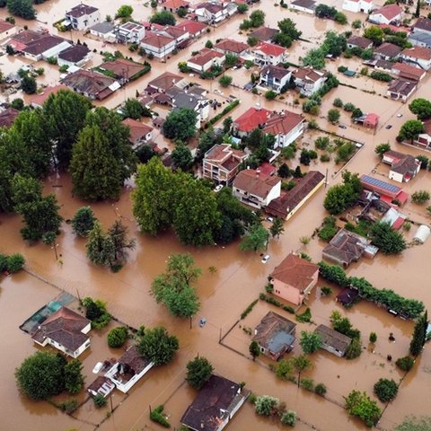 Οι  πλημμύρες στη Θεσσαλία, ο συσχετισμός με την Κύπρο και τα αντανακλαστικά των Εισαγγελέων