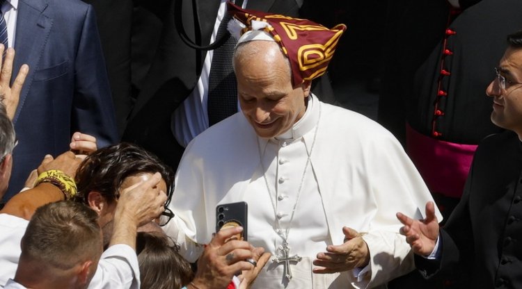 pope_cap__0