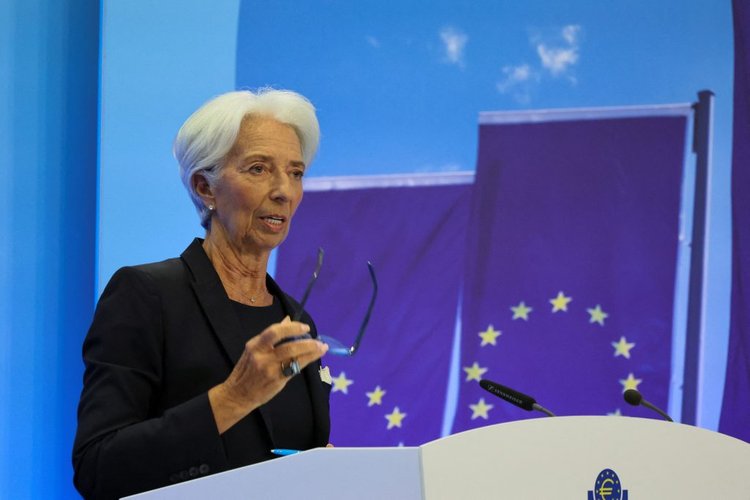 2022-07-21T124923Z_1362440683_RC2CGV9W402Y_RTRMADP_5_ECB-POLICY-1024x683