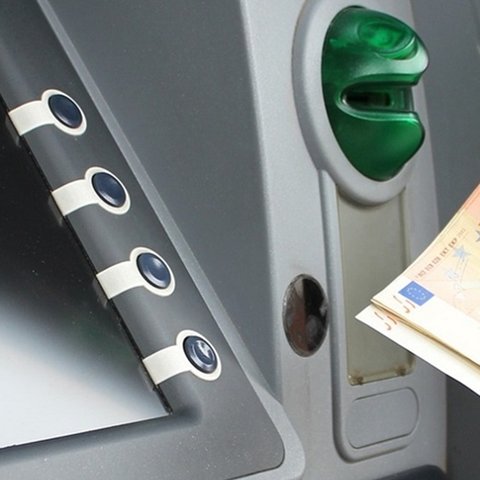 Ζητούν εγκατάσταση εικοσιτετράωρων ATM σε όλες τις κοινότητες οι βουλευτές