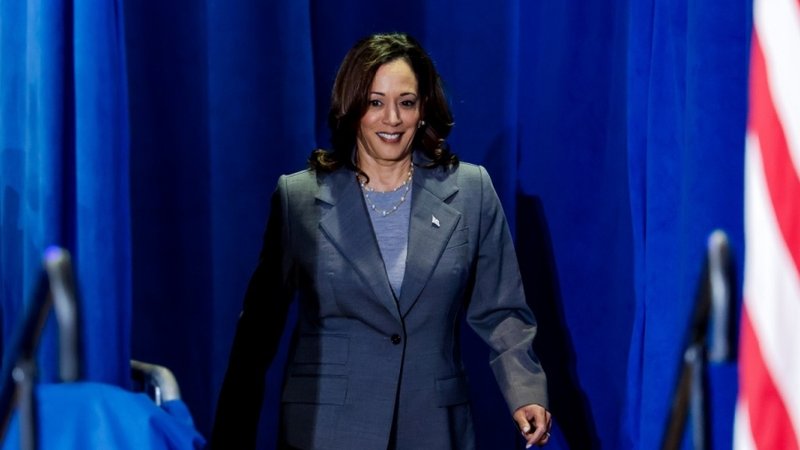 kamala-harris-dorees