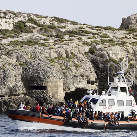 Νεκροί εννέα μετανάστες στην προσπάθεια τους να φθάσουν στην Ευρώπη-Νέο ναυάγιο στη Λαμπεντούζα