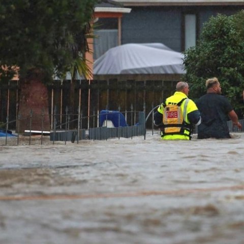 Εκκένωση περιοχών λόγω πλημμυρών στην ανατολική ακτή του Βόρειου Νησιού της Νέας Ζηλανδίας