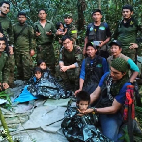 Ζωντανά βρέθηκαν τέσσερα παιδιά που αγνοούνταν 40 μέρες στη ζούγκλα της Κολομβίας