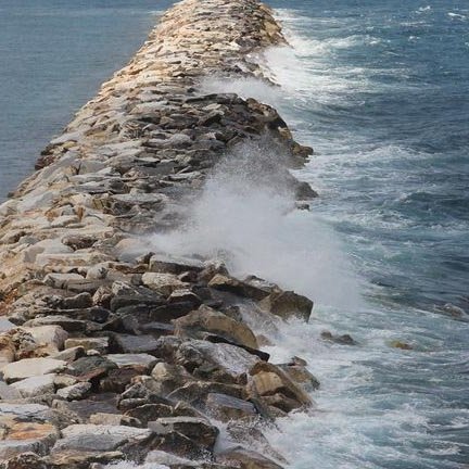 Επιστολή Δημάρχου ανατολικής Πάφου σε υπουργό Μεταφορών για έργο κυματοθραυστών