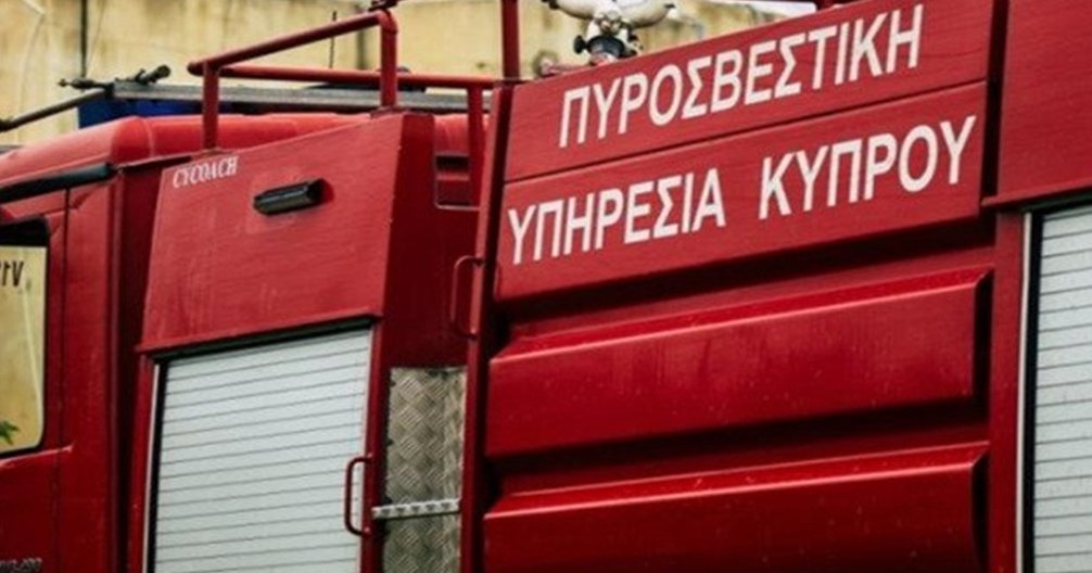 Πυρκαγιά προκάλεσε ζημιές στην ξύλινη στέγη υπό ανακαίνιση κατοικίας
