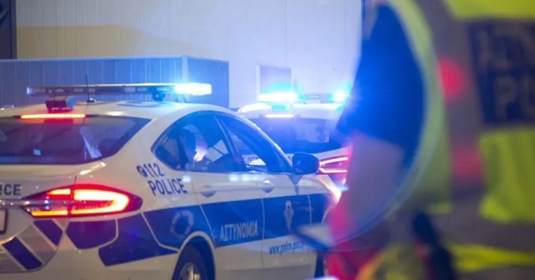 Μπούκαρε σε περίπτερο, φώναξε «ληστεία τα λεφτά σου» και έφυγε με την ταμιακή μηχανή