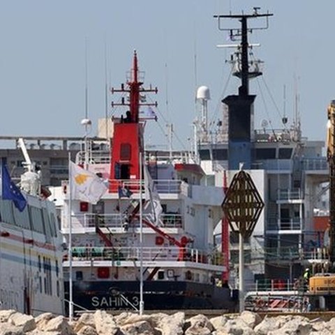 Εντός των επόμενων ωρών αναμένεται να αναχωρήσει το πλοίο για τη Γάζα