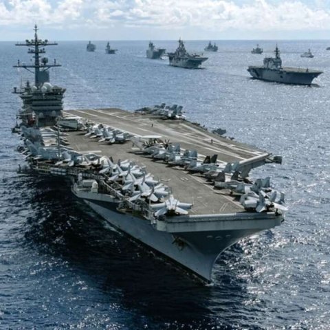 Στην περιοχή της Μέσης Ανατολής το USS Abraham Lincoln με συνοδευτικά αντιτορπιλικά