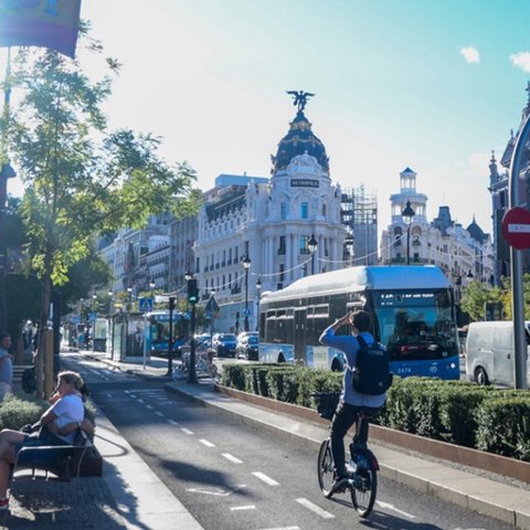 Η Ισπανία σχεδιάζει φόρο σε ακίνητα που αγοράζουν πολίτες εκτός ΕΕ για αντιμετώπιση της στεγαστικής κρίσης