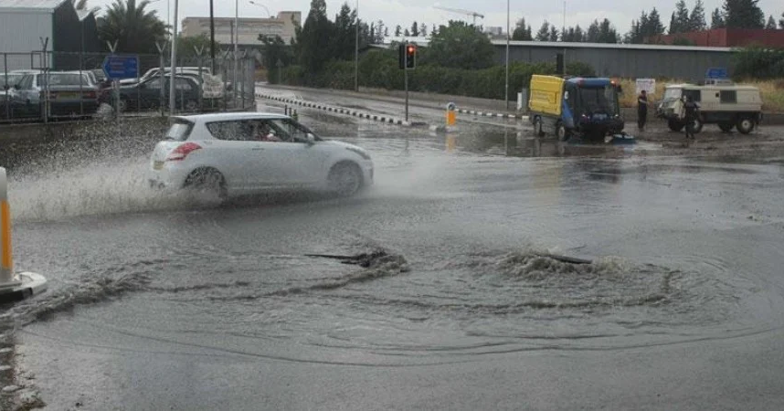 Συστάσεις Πολιτικής Άμυνας για πλημμύρες και ανεμοστρόβιλους-Τι πρέπει να προσέξουν οι πολίτες