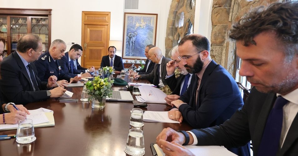 Σε διαρκή σύνοδο το ΣΕΑ, αξιολογεί τις εξελίξεις-«Λήφθηκαν όλα τα αναγκαία μέτρα» Σε διαρκή σύνοδο το ΣΕΑ, αξιολογεί τις εξελίξεις-«Λήφθηκαν όλα τα αναγκαία μέτρα»
