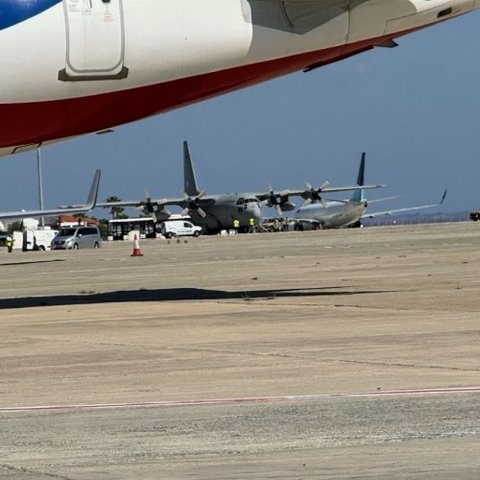 Βίντεο από την άφιξη του C-130 με τους 38 Κύπριους-Συνεχίζει την παροχή προξενικής αρωγής το ΥΠΕΞ