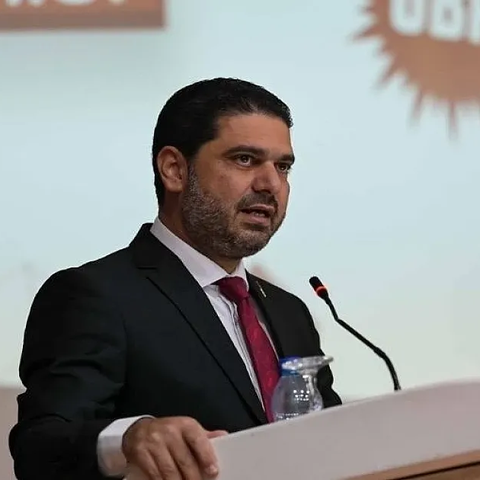 Αποκλείστηκε στην Τεχεράνη και κατέφυγε στην τουρκική πρεσβεία «βουλευτής» από τα κατεχόμενα