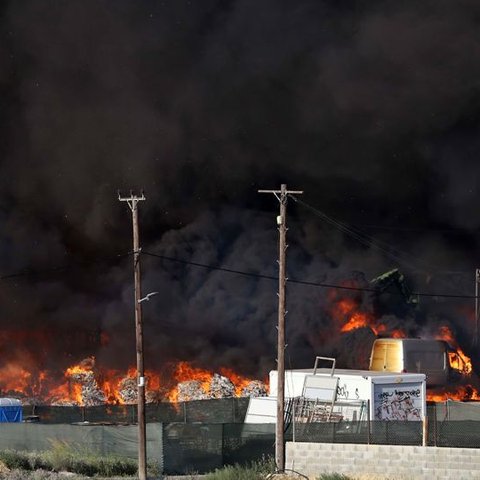 Κρούουν τον κώδωνα για έκρηξη πυρκαγιάς στη βιομηχανική Γερίου και Ιδαλίου-Ζητά μέτρα η Επ. Εμπορίου