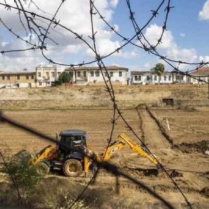 Ανθρωπιστική βοήθεια από ΟΥΝΦΙΚΥΠ για μετανάστες στη νεκρή ζώνη-«Στην πλειοψηφία γυναίκες και παιδιά»