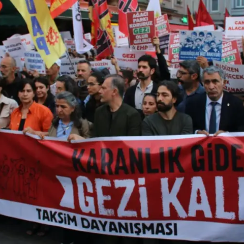 Δεκάδες συλλήψεις διαδηλωτών στην Τουρκία στη 12η επέτειο των κινητοποιήσεων κατά του Ερντογάν