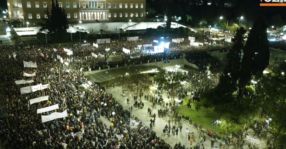 LIVE εικόνα: Νέες συγκεντρώσεις για τα Τέμπη στο Σύνταγμα-Συζητείται η πρόταση δυσπιστίας στη Βουλή