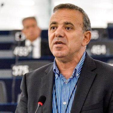 Μαυρίδης για την πρόταση μομφής κατά της Ούρσουλα: Υπάρχει θεσμική σύγκρουση στην ΕΕ