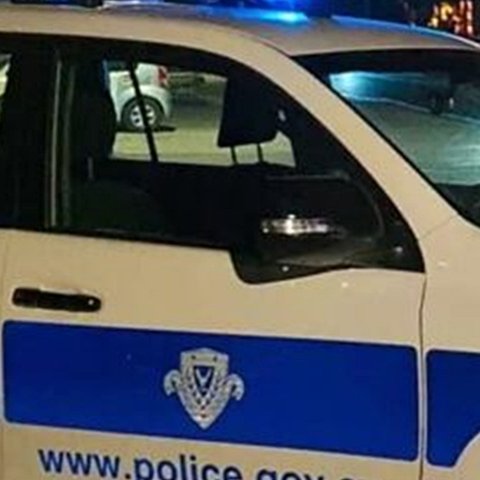 Έσπασαν το δάκτυλο αστυνομικού στην Αγία Νάπα γιατί τους έκανε συστάσεις για τη συμπεριφορά τους