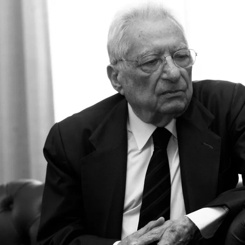 Την προσφορά του Πέτρου Μολυβιάτη στο Κυπριακό τονίζει ο ΠτΔ εκφράζοντας συλλυπητήρια