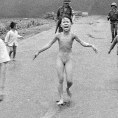 Το World Press Photo αναστέλλει την αναγνώριση της φωτογραφίας «Το κορίτσι της ναπάλμ»