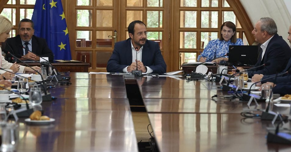 Ενημερώνει το Εθνικό Συμβούλιο ενόψει πολυμερούς για το Κυπριακό στη Νέα Υόρκη ο Πρόεδρος