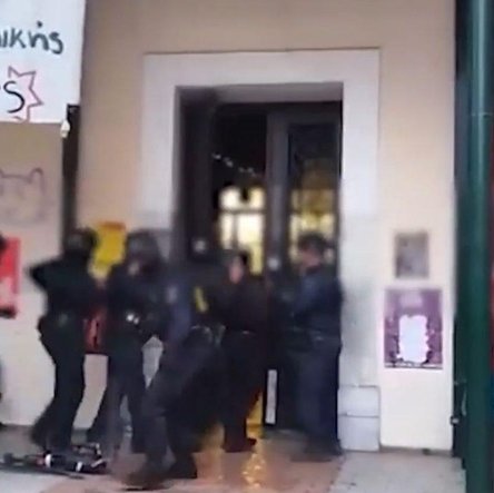 Βίντεο ντοκουμέντο από την έφοδο της ΕΛ.ΑΣ. στη Νομική Αθηνών