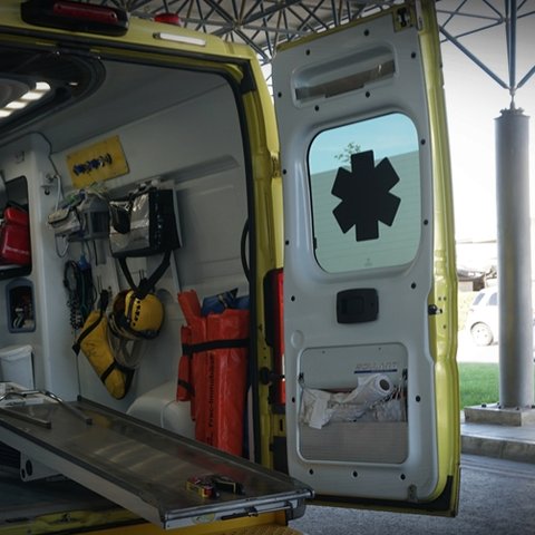 Σε καταστολή στη ΜΕΘ 75χρονος-Παρασύρθηκε από ποδηλατιστή στην προσπάθειά του να διασταυρώσει