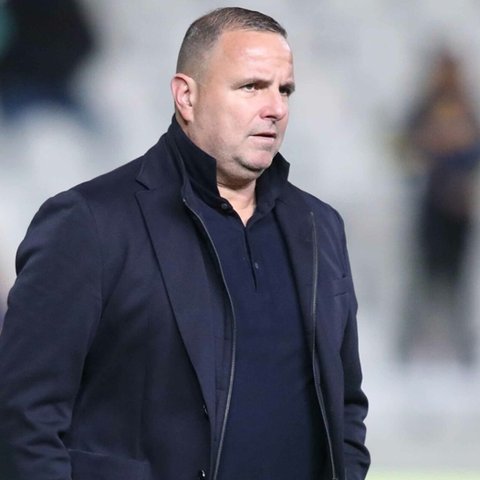 Χωρίς τον προπονητή της η ΑΕΚ στο ντέρμπι με Απόλλωνα