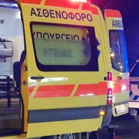 Ανατράπηκε όχημα στον αυτοκινητόδρομο-Στο νοσοκομείο ένα πρόσωπο