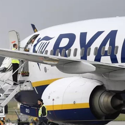 Αναγκαστική προσγείωση αεροσκάφους της Ryanair λόγω σφοδρών αναταράξεων-Εννέα τραυματίες