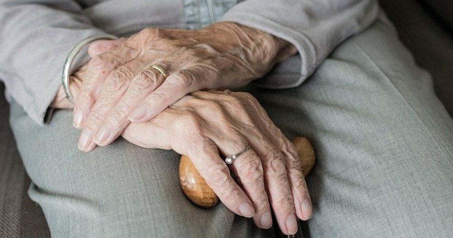 Λήψη μέτρων σε στέγες ηλικιωμένων λόγω υψηλών θερμοκρασιών Λήψη μέτρων σε στέγες ηλικιωμένων λόγω υψηλών θερμοκρασιών