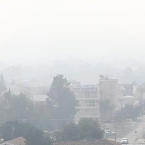 Mεμονωμένες βροχές στο μενού του καιρού-Επιστρέφει την Παρασκευή η σκόνη