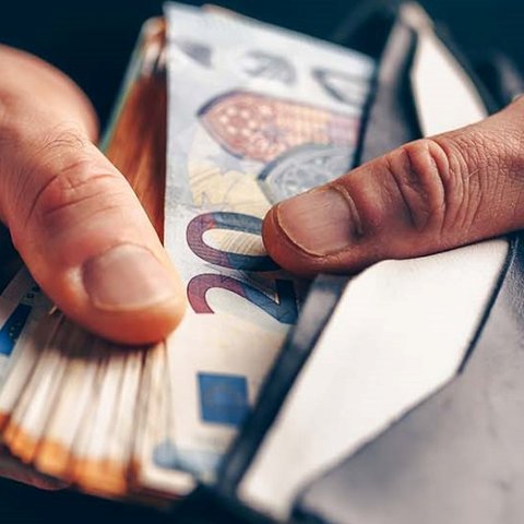 Ακρίβεια και ζέστη εγκλωβίζουν τους ηλικιωμένους-Στον κίνδυνο θερμοπληξίας κάθε καλοκαίρι