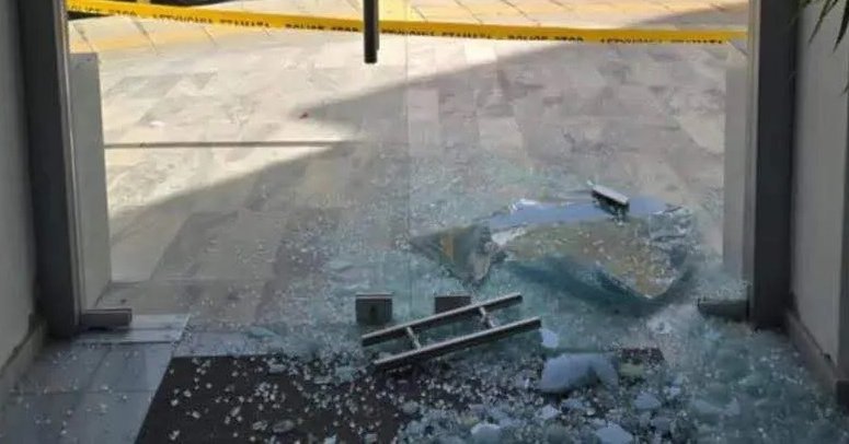 Δεν προκύπτει κακόβουλη ενέργεια για την σπασμένη τζαμαρία στην Πινδάρου-Συνεχίζονται οι έρευνες της Αστυνομίας
