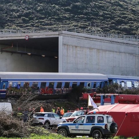 Κίνδυνος παραγραφής των υπουργικών αδικημάτων αν δεν απαγγελθούν κατηγορίες για τα Τέμπη