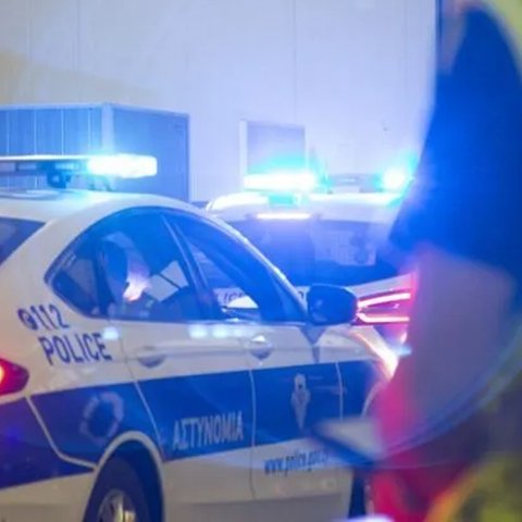 Μπούκαρε σε περίπτερο, φώναξε «ληστεία τα λεφτά σου» και έφυγε με την ταμιακή μηχανή