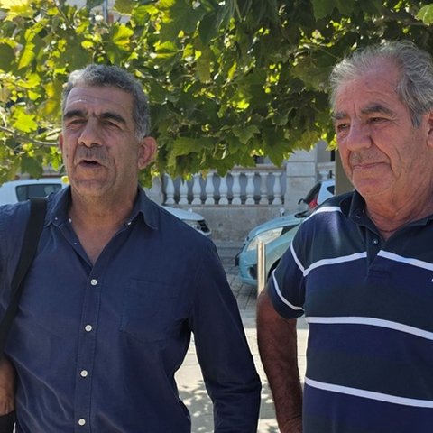 Διαμαρτυρία κατοίκων Κάμπου στην Επαρχιακή Διοίκηση Πάφου για σχέδιο παροχής βοήθειας