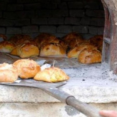 Φλαούνες, πασκιές, κόκκινα αυγά-Τα έθιμα του Πάσχα που αναβιώνουν ξανά