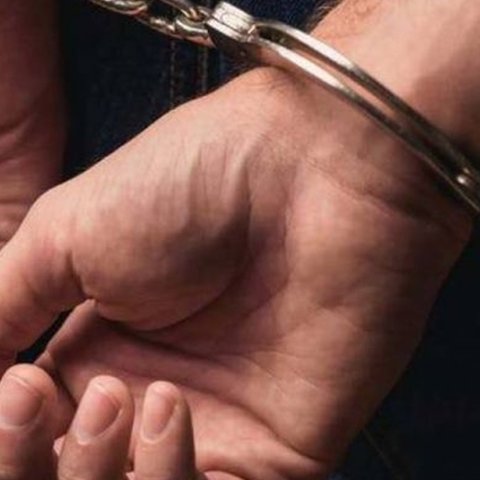 Πήγε μεθυσμένος στο αεροδρόμιο, προκαλούσε ανησυχία και κατέληξε με χειροπέδες