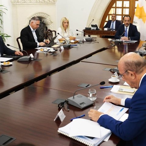 Χωρίς το Εθνικό Συμβούλιο στη Νέα Υόρκη ο Πρόεδρος-Θα τους ενημερώσει μέσω τηλεδιάσκεψης