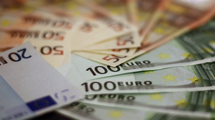 euro_money.width-750