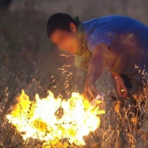 Προσπάθησε να πυρπολήσει όχημα, αλλά τον πρόλαβαν οι κάτοικοι της περιοχής