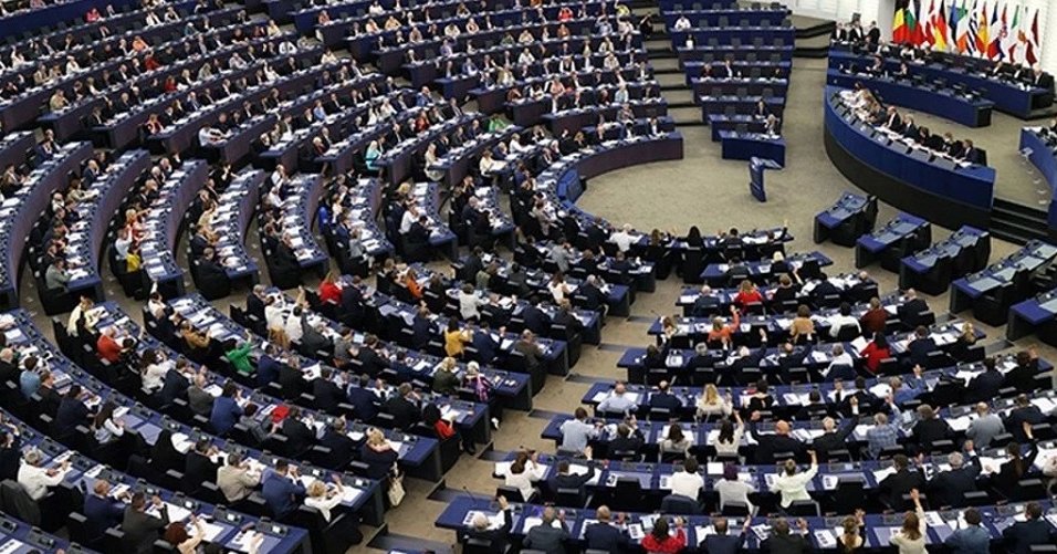 Λύπη εκφράζει ο εισηγητής της έκθεσης για την Τουρκία για τις αναφορές σε «δύο κράτη»-Οι αναγνώσεις των κομμάτων