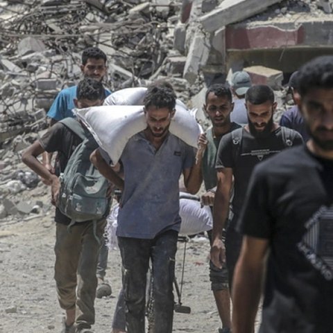 Πάνω από 100 νεκροί στη Γάζα από επιδρομές του Ισραήλ σε αμάχους που περίμεναν βοήθεια Πάνω από 100 νεκροί στη Γάζα από επιδρομές του Ισραήλ σε αμάχους που περίμεναν βοήθεια