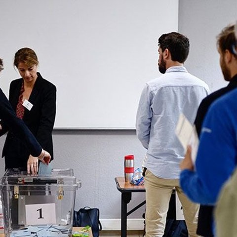 Υψηλότερη η συμμετοχή στον β' γύρο των Γαλλικών εκλογών-Έφτασε στο 59,7% Υψηλότερη η συμμετοχή στον β' γύρο των Γαλλικών εκλογών-Έφτασε στο 59,7%