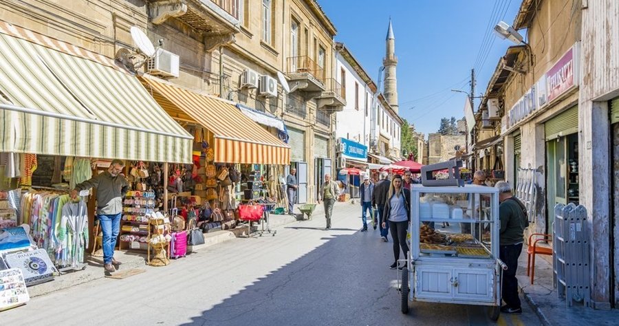 Τα ψώνια των Ελληνοκυπρίων γλίτωσαν τα κατεχόμενα από την οικονομική κρίση Τα ψώνια των Ελληνοκυπρίων γλίτωσαν τα κατεχόμενα από την οικονομική κρίση