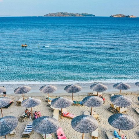 Τραγικό παιγνίδι για δεκαεπτάχρονο στην Ιταλία-Καταπλακώθηκε από το τούνελ που έσκαψε στην άμμο